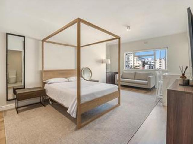 Apartment for rent in Sea Point, Cape Town