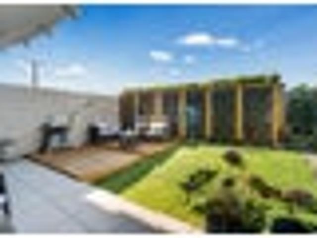 Apartment for sale in Whangaparaoa