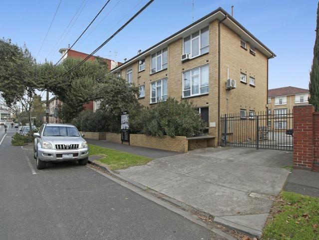 Apartment for rent in St Kilda West, Melbourne