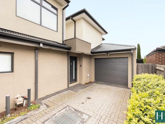 Townhouse for rent in Camerons Creek, Victoria