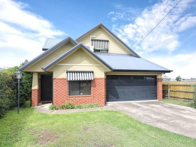 Townhouse for rent in Camerons Creek, Victoria