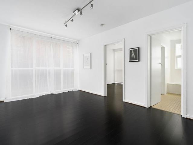 Apartment for rent in St Kilda West, Melbourne