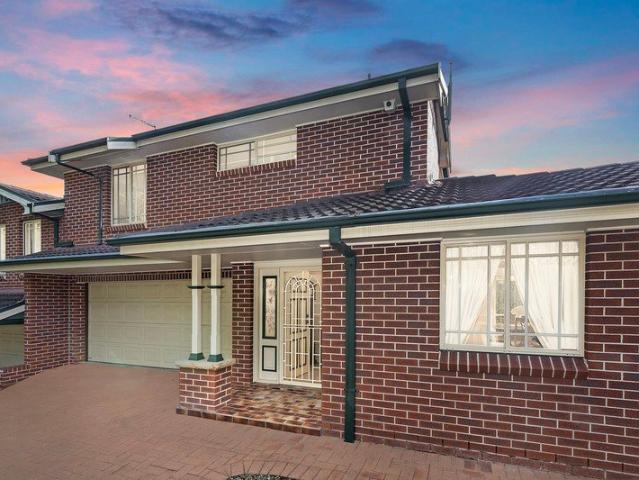 Villa for sale in Sydney, New South Wales