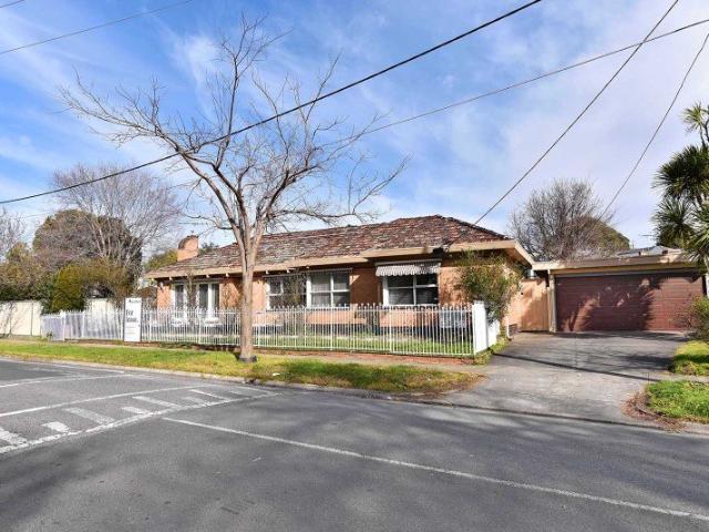 House for rent in Strathmore, Melbourne