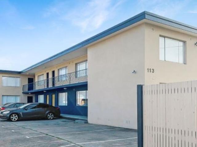 Apartment for rent in Sunshine
