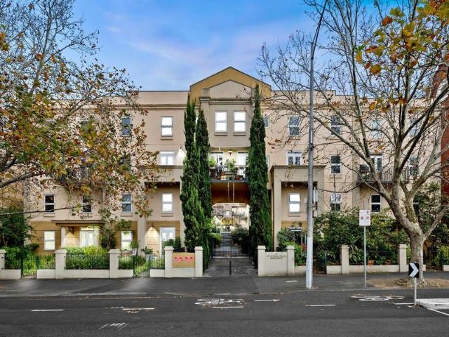 Apartment for rent in Carlton