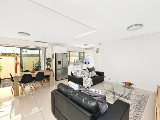 Townhouse for rent in Sydney, New South Wales