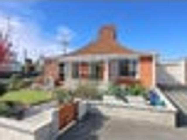 Townhouse for sale in Otakou