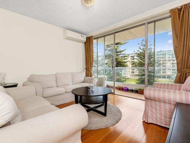 Apartment for rent in Glenelg, Adelaide