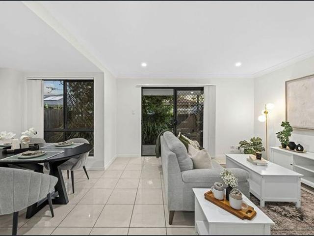 Townhouse for rent in Toombul, Queensland