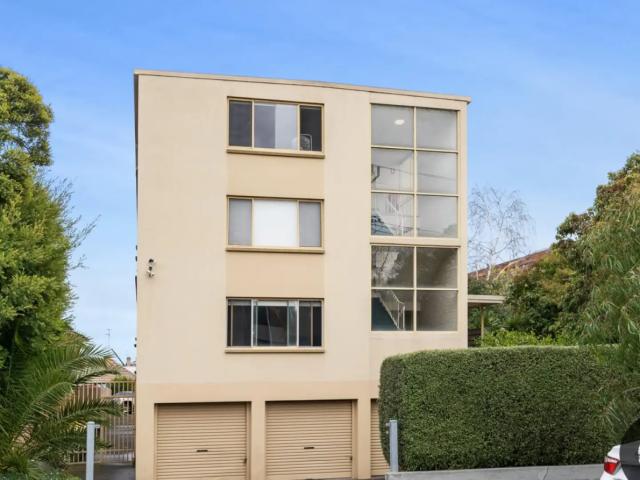 Granny Flat for rent in Preston, Melbourne