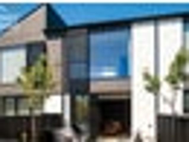 Townhouse for sale in Otakou