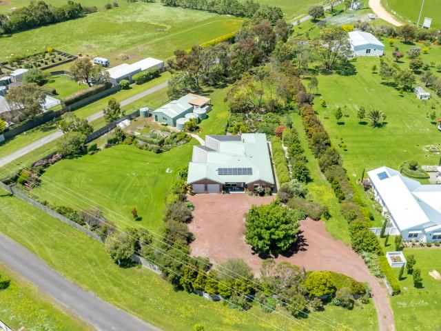 House for sale in Bushfield, Victoria