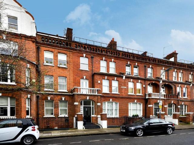 Apartment for rent in West Kensington, Greater London