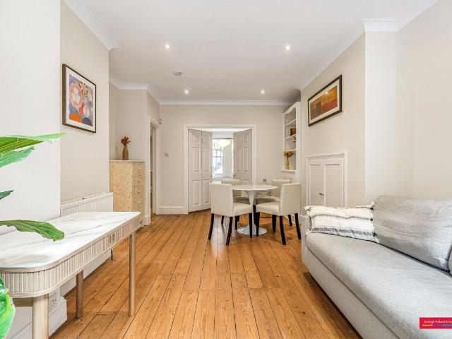 Apartment for rent in West Kensington, Greater London
