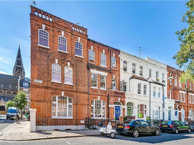 House for rent in West Kensington, Greater London