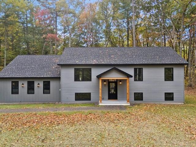 House for sale in Standish, Cumberland County