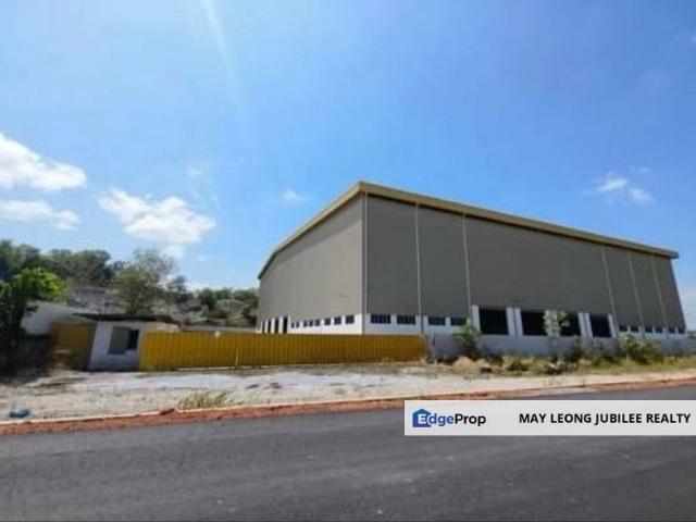 Warehouse for sale in Malaka
