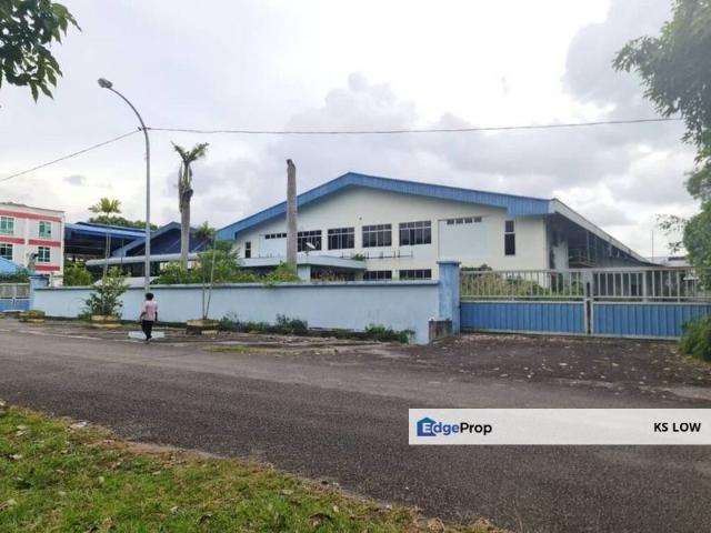 Warehouse for sale in Malaka