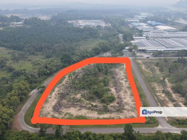 Warehouse for sale in Malaka