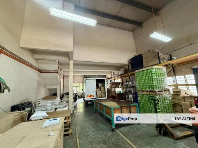 Warehouse for rent in Kediaman Kakitangan Daerah JKR Johor Bahru, Iskandar Puteri
