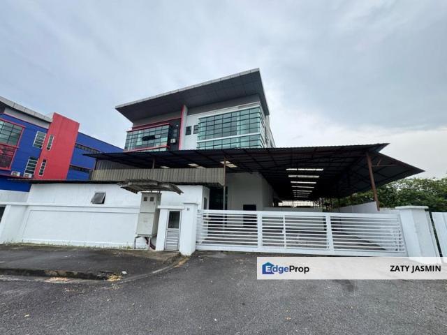 Warehouse for sale in Seksyen U8, Shah Alam