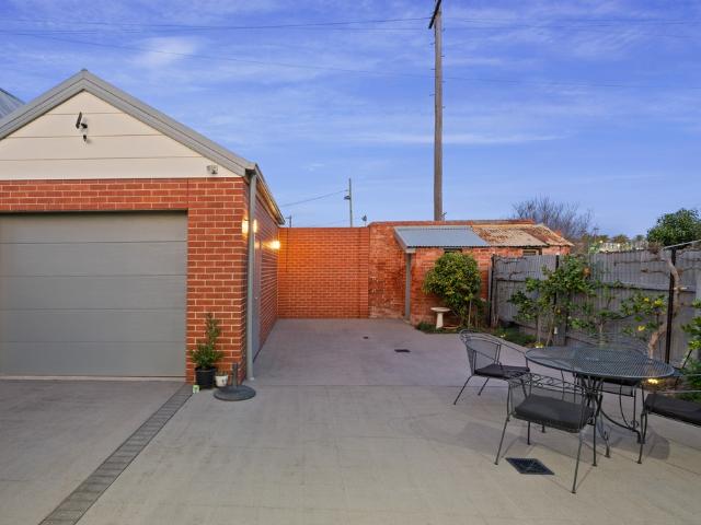 Townhouse for sale in Albury, New South Wales