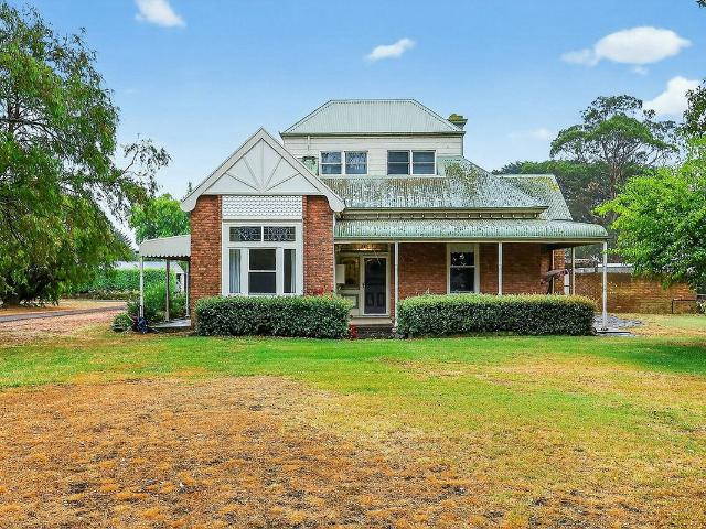 House for sale in Bushfield, Victoria