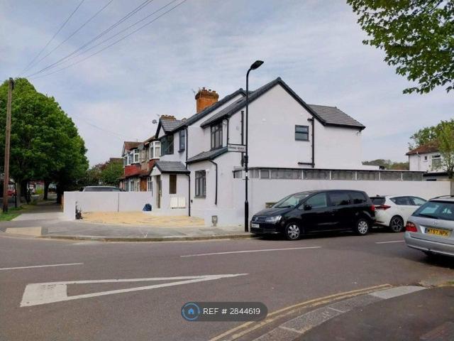 House for rent in London Borough of Ealing, Perivale