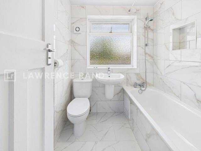 House for rent in London Borough of Ealing, Greater London