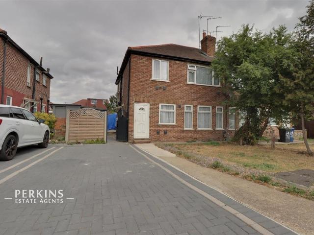House for rent in London Borough of Ealing, Perivale
