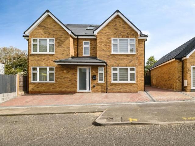 Property for sale in Newbury Park, Greater London