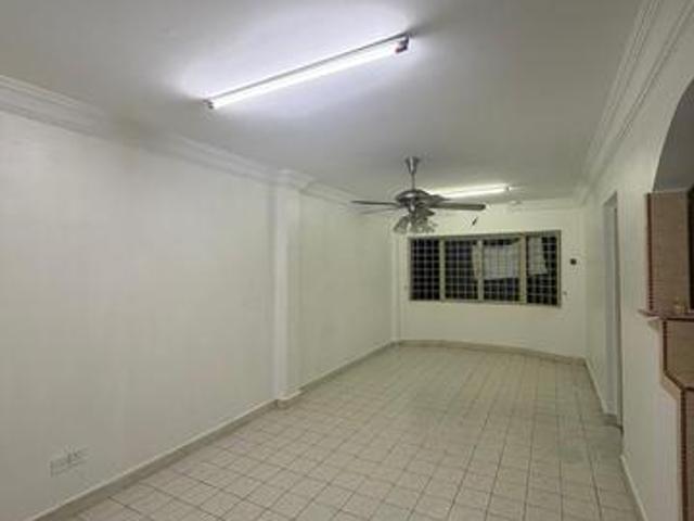 Apartment for sale in Petaling, Damansara Damai