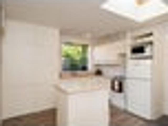 Apartment for sale in Chaslands, Canterbury