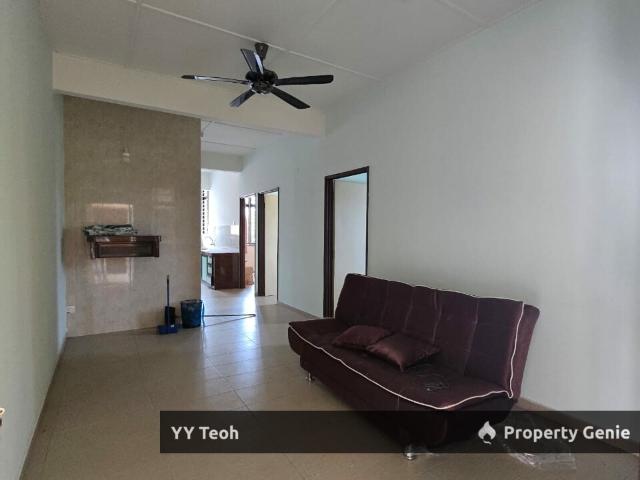 Townhouse for sale in Malaka