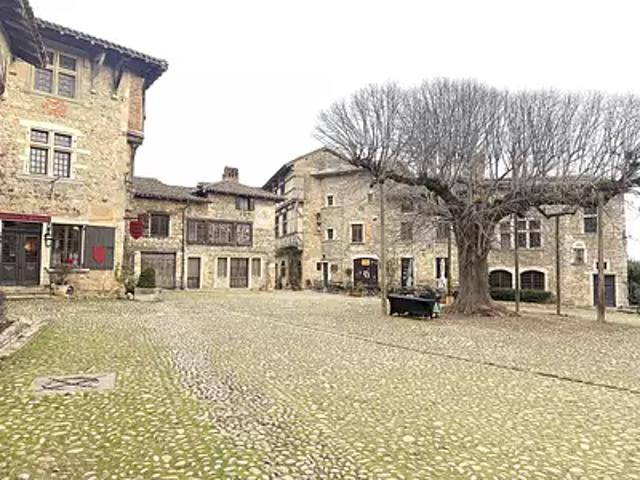 Maison vente à Belley, Pérouges