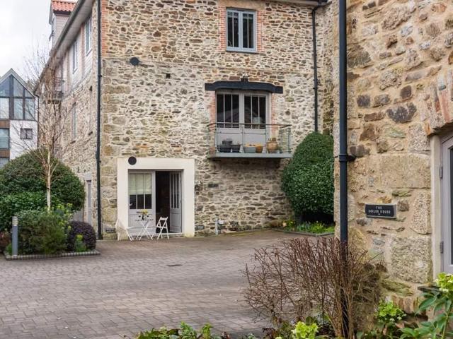 Apartment for rent in Perranarworthal, Cornwall