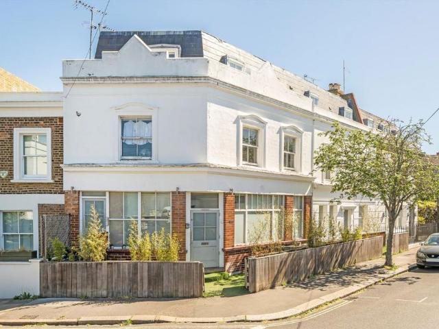 Apartment for rent in London Borough of Hammersmith and Fulham, Greater London