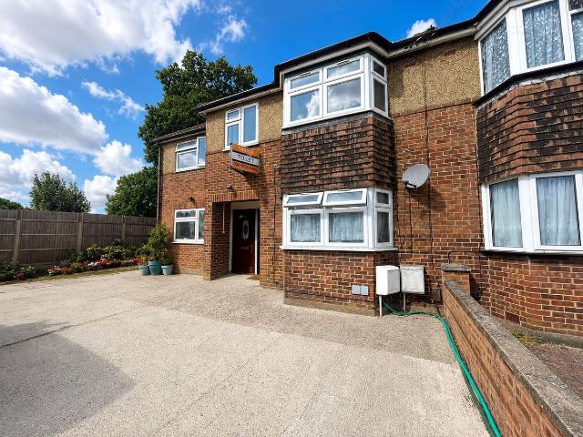 House for rent in Gould's Green, Greater London