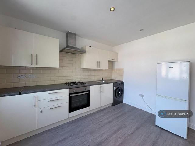 Apartment for rent in Edmonton, Greater London