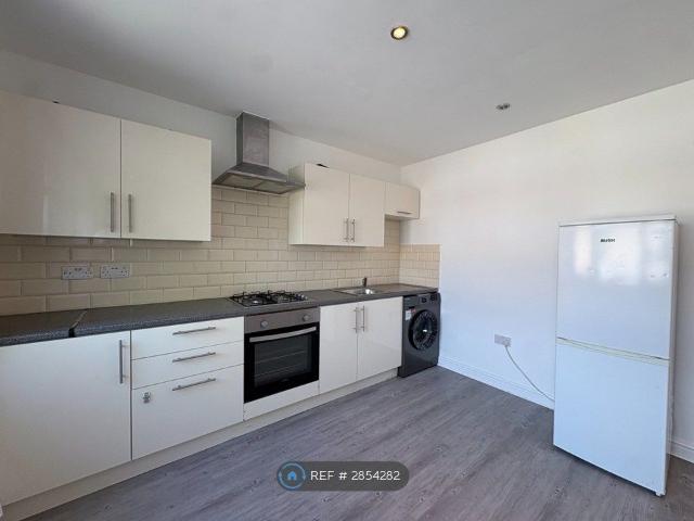 Apartment for rent in Edmonton, Greater London