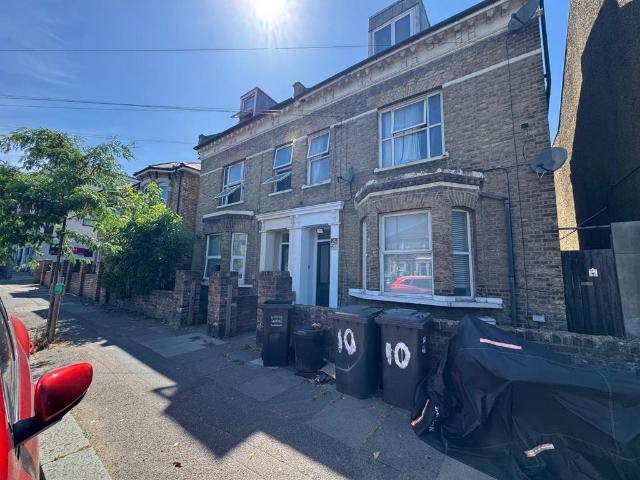 Apartment for rent in London Borough of Lewisham, Bell Green