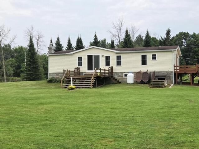 House for sale in Champlain
