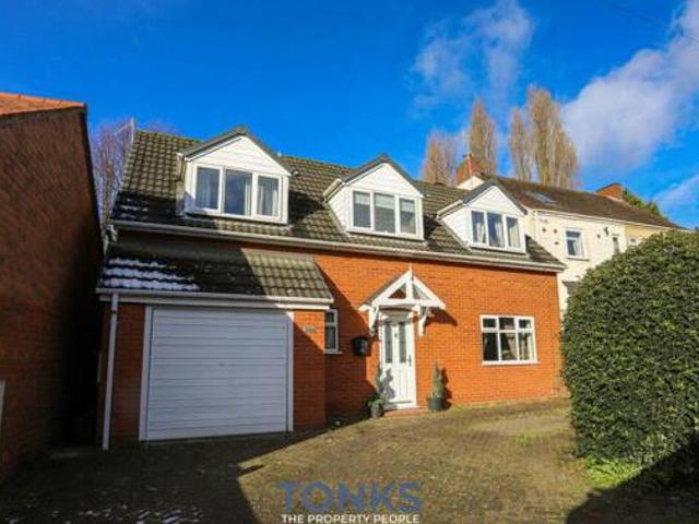 House for sale in Halesowen, West Midlands