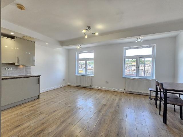 Apartment for rent in London Borough of Lewisham, Forest Hill