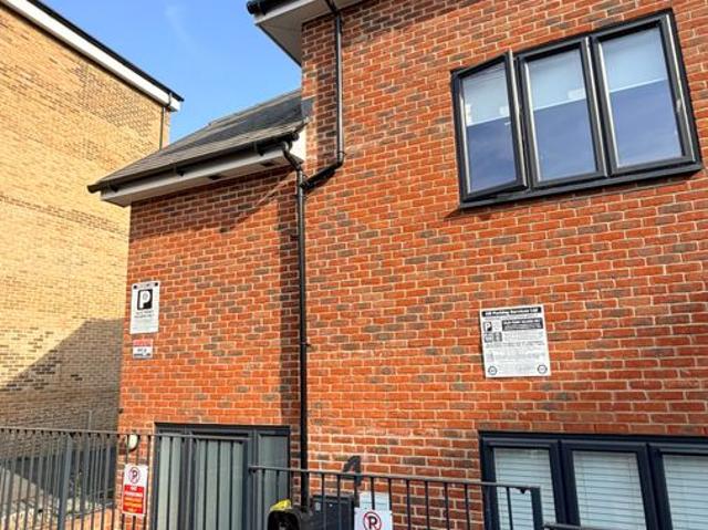 Apartment for rent in Allington, Midway