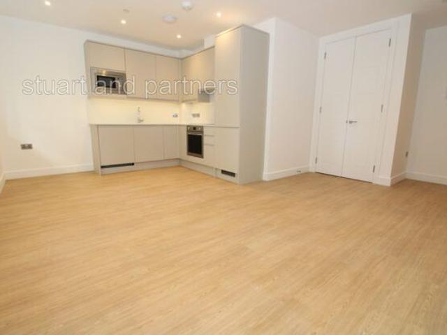 Apartment for rent in Perryfields, West Sussex