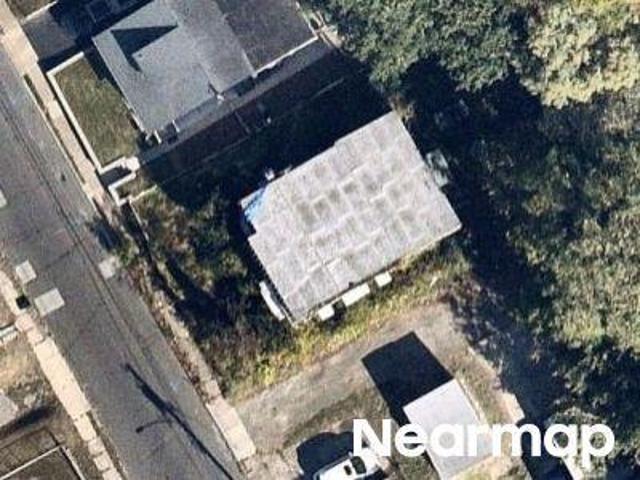 House for sale in Darby