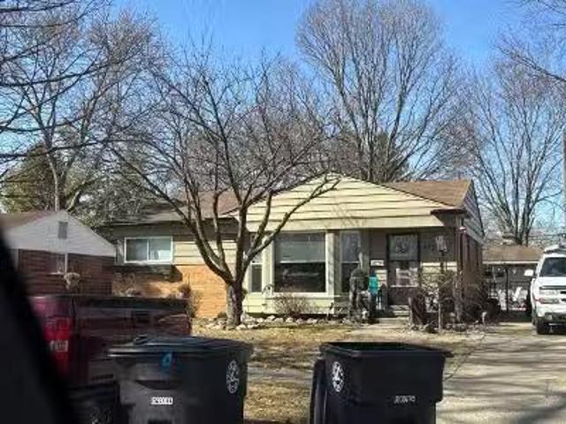 House for sale in Livonia