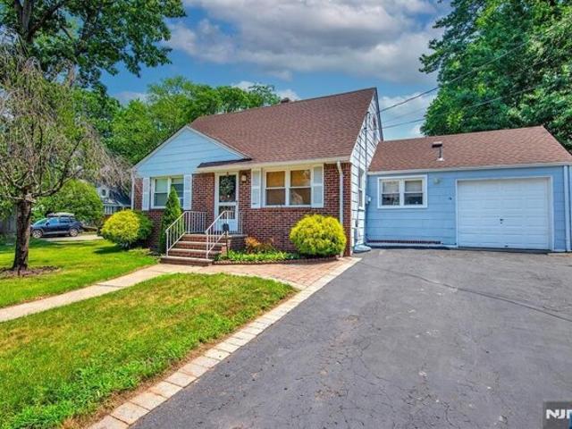 House for sale in Dumont